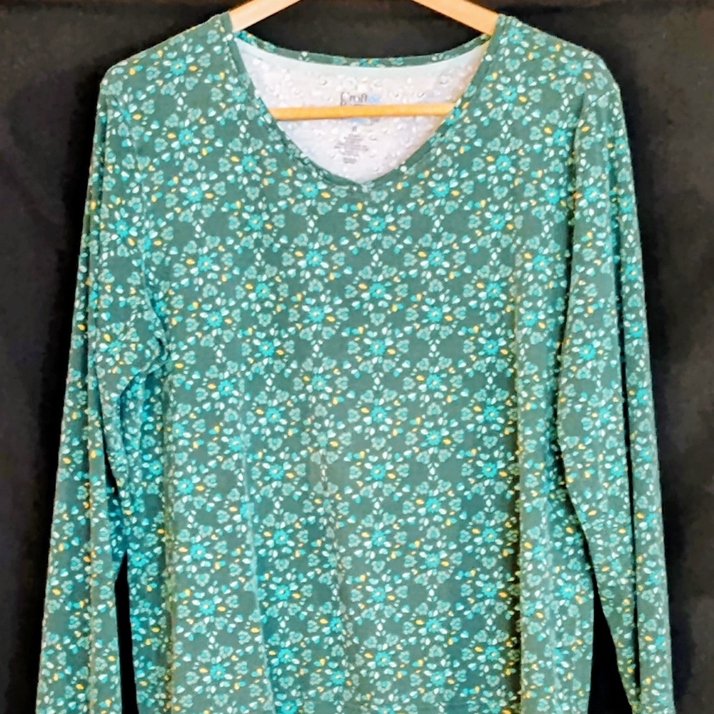 Croft and Barrow XL LS V-Neck Green Print Classic T-Shirt